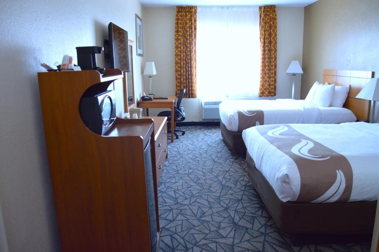 Quality Inn Coralville - Iowa River Landing Экстерьер фото